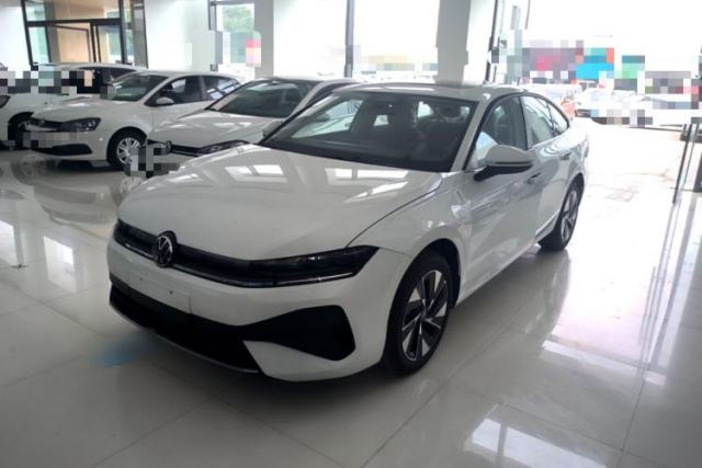 Ojetý Volkswagen Sagitar 2026 Model L 300TSI DSG Elite Version