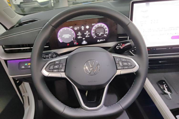 Used Volkswagen Sagitar 2026 Model L 300TSI DSG Luxury Version Steering Wheel