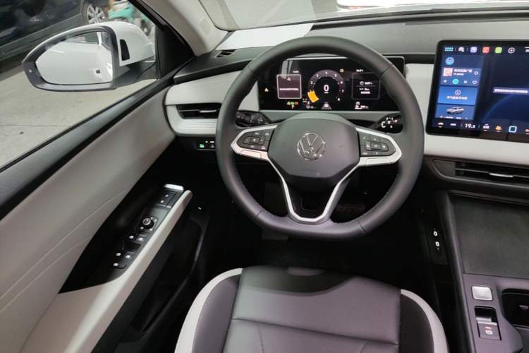 Used Volkswagen Sagitar 2026 Model S 1.5L Elite Edition Steering Wheel