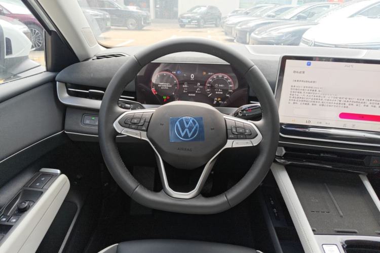 Used Volkswagen Sagitar 2026 Model L 300TSI DSG Elite Version Steering Wheel