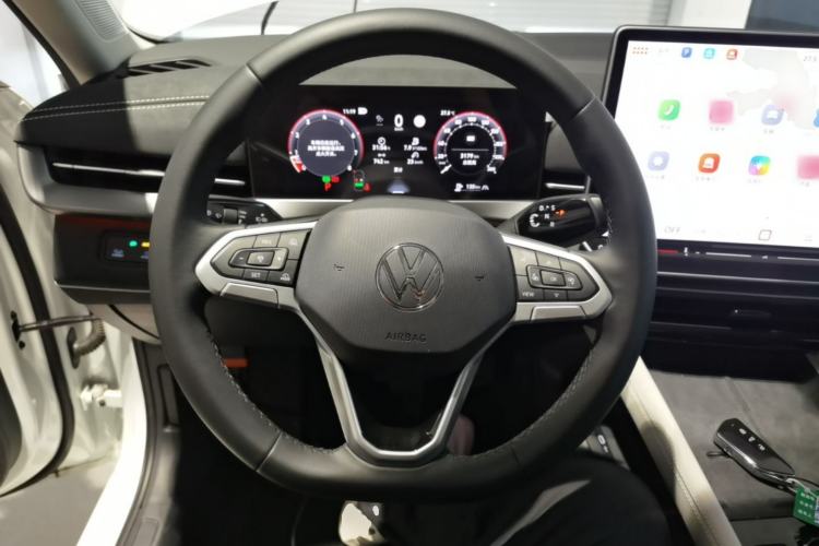 Used Volkswagen Sagitar 2026 Model L 300TSI DSG Luxury Version Steering Wheel