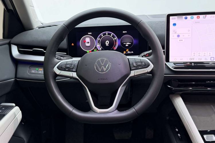 Used Volkswagen Sagitar 2026 Model L 300TSI DSG Elite Version Steering Wheel