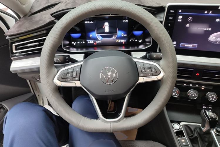 Used Volkswagen Sagitar 2026 Model 30 Million Units Selected 300TSI DSG Surpassing Edition Steering Wheel