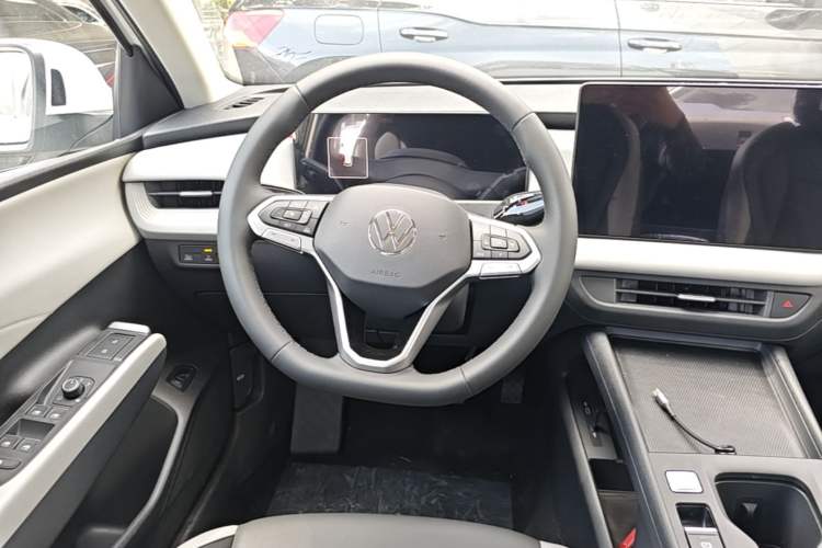 Used Volkswagen Sagitar 2026 Model S 1.5L Elite Edition Steering Wheel