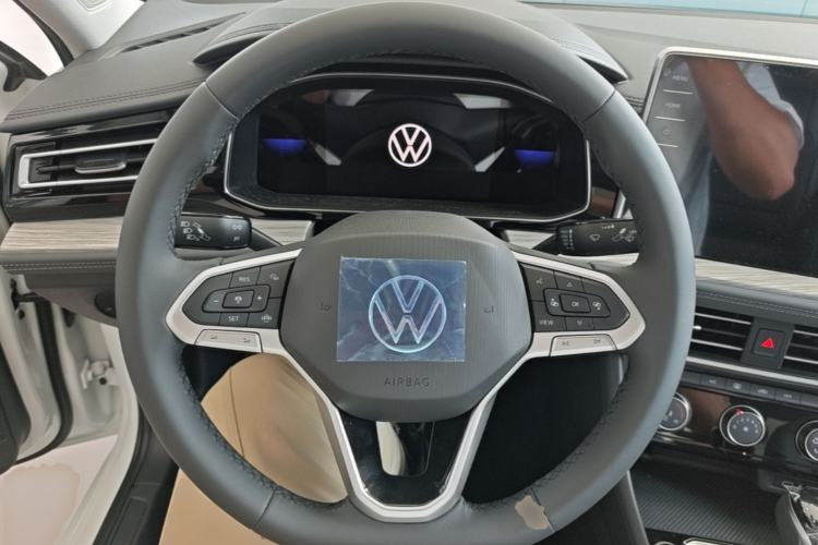 Used Volkswagen Sagitar 2026 Model 30 Million Units Selected 300TSI DSG Surpassing Edition Steering Wheel