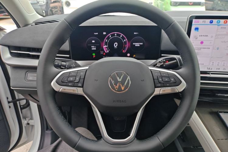 Used Volkswagen Sagitar 2026 Model L 300TSI DSG Elite Version Steering Wheel
