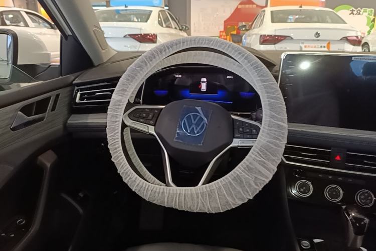 Used Volkswagen Sagitar 2026 Model 30 Million Units Selected 300TSI DSG Surpassing Edition Steering Wheel