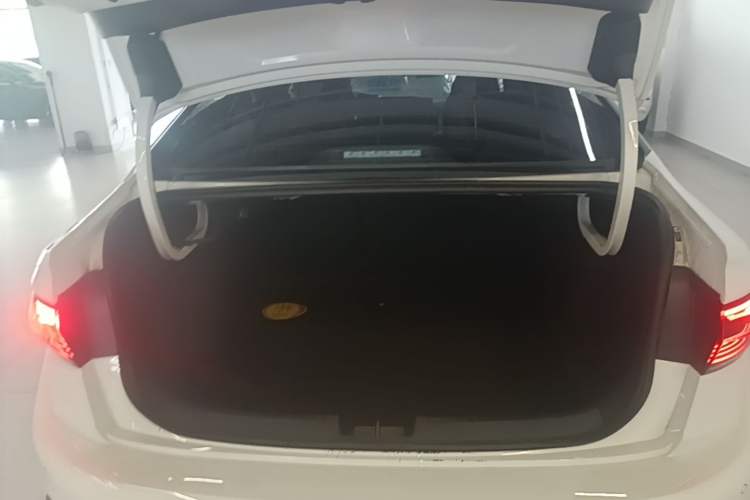 Used Volkswagen Sagitar 2026 Model 30 Million Units Selected 300TSI DSG Surpassing Edition Trunk