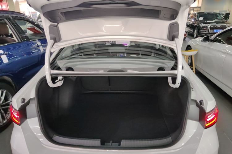 Used Volkswagen Sagitar 2026 Model L 300TSI DSG Luxury Version Trunk