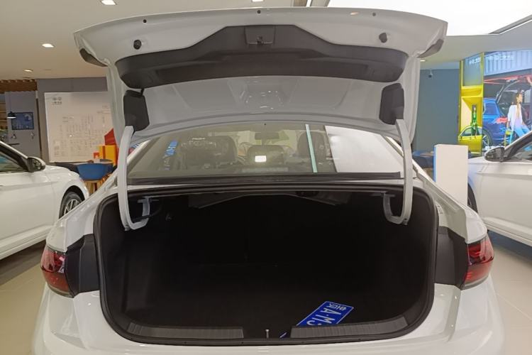 Used Volkswagen Sagitar 2026 Model 30 Million Units Selected 300TSI DSG Surpassing Edition Trunk
