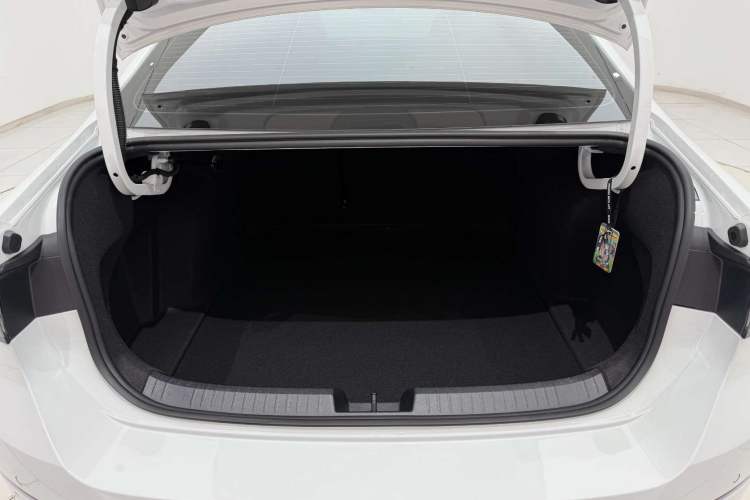 Used Volkswagen Sagitar 2026 Model L 300TSI DSG Elite Version Trunk
