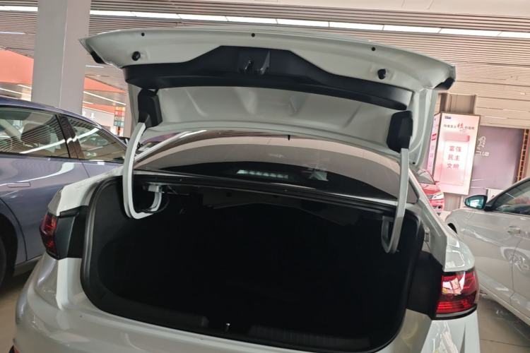 Used Volkswagen Sagitar 2026 Model 30 Million Units Selected 300TSI DSG Surpassing Edition Trunk