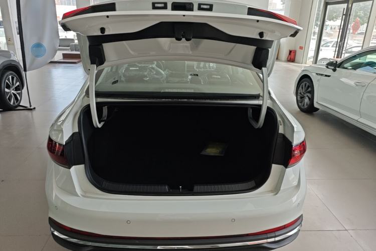 Used Volkswagen Sagitar 2026 Model 30 Million Units Selected 300TSI DSG Surpassing Edition Trunk