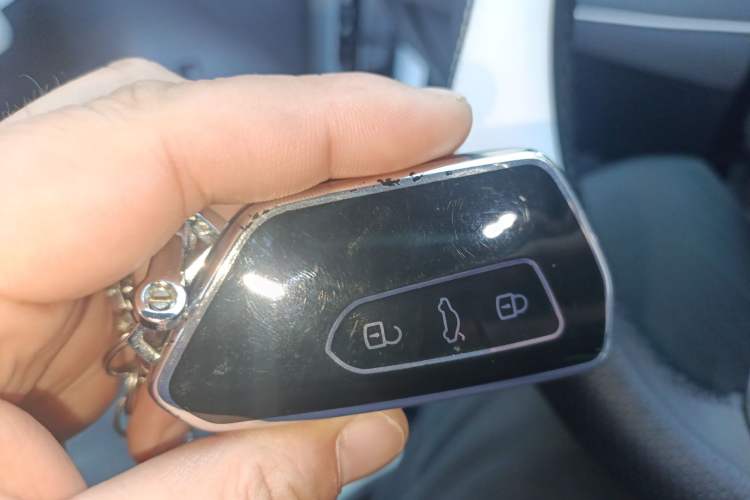 Used Volkswagen Sagitar 2026 Model L 300TSI DSG Elite Version Vehicle Key
