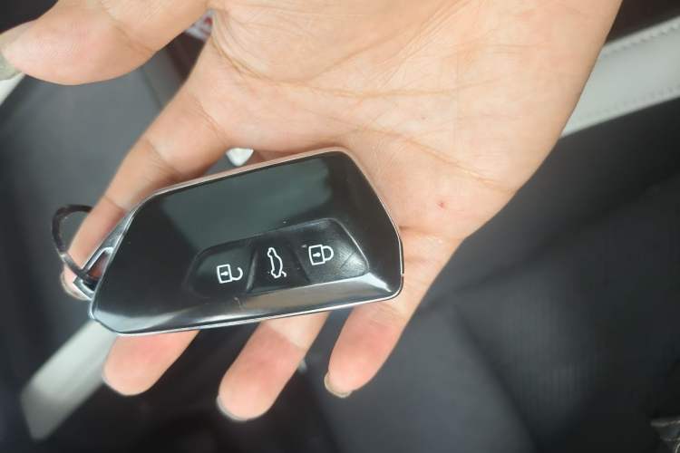 Used Volkswagen Sagitar 2026 Model L 300TSI DSG Fashion Version Vehicle Key