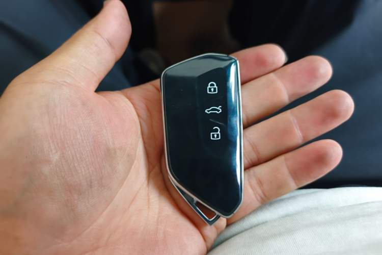 Used Volkswagen Sagitar 2026 Model L 300TSI DSG Elite Version Vehicle Key
