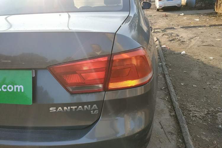 Used Volkswagen Santana 2013 1.6L Manual Fashion Edition Exterior 6