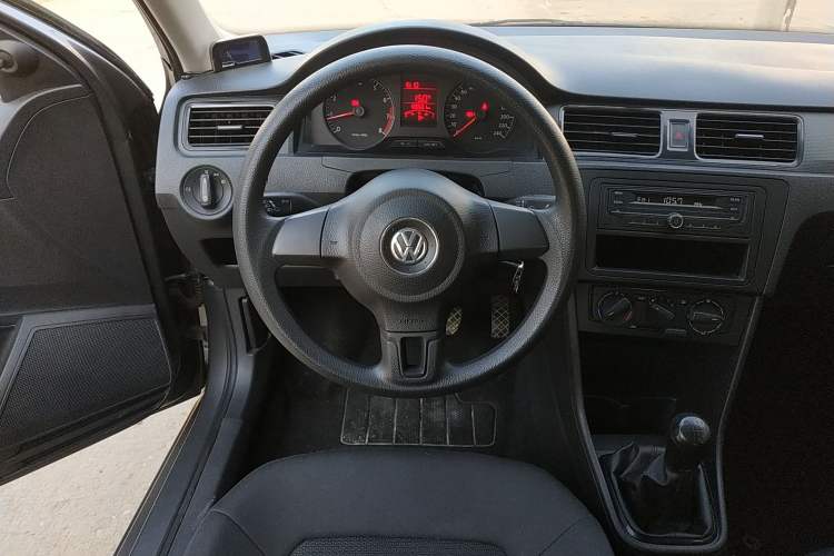 Used Volkswagen Santana 2013 1.6L Manual Fashion Edition Steering Wheel