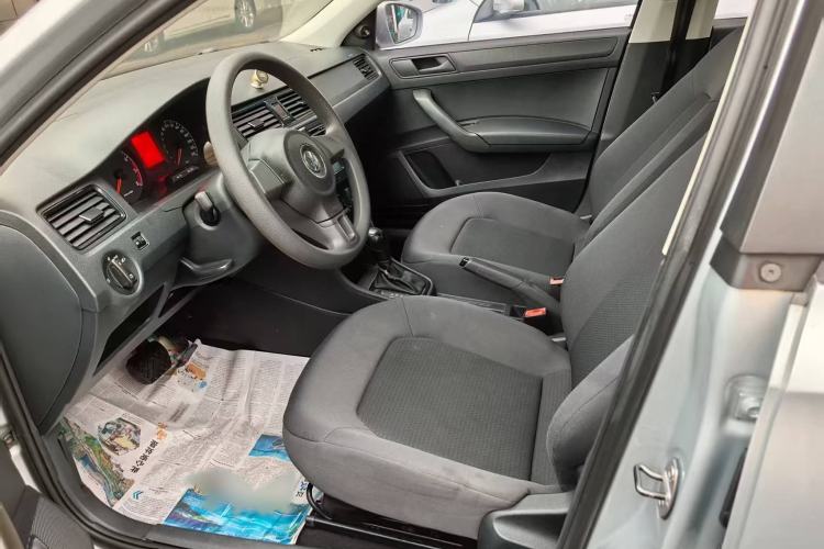 Used Volkswagen Santana 2013 1.6L Automatic Fashion Edition Interior 1