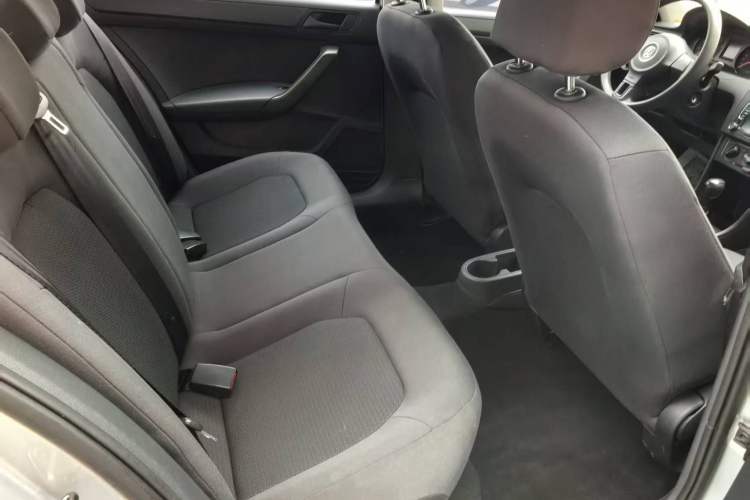 Used Volkswagen Santana 2013 1.6L Automatic Fashion Edition Interior 6