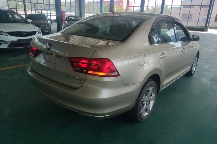 Used Volkswagen Santana 2013 1.6L Automatic Comfort Edition Exterior 5