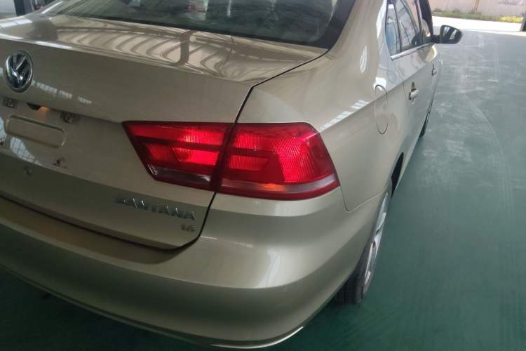 Used Volkswagen Santana 2013 1.6L Automatic Comfort Edition Exterior 6