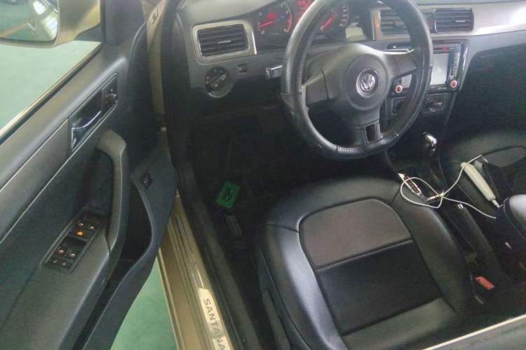 Used Volkswagen Santana 2013 1.6L Automatic Comfort Edition Interior 3
