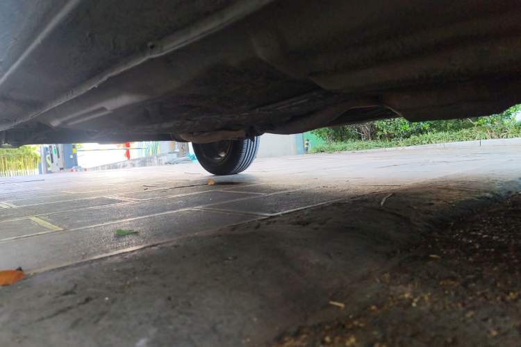 Used Volkswagen Santana  Chassis Front Right
