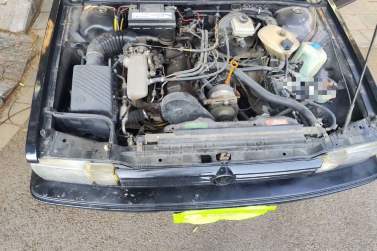 Used Volkswagen Santana  Engine Bay