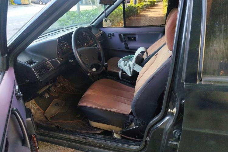 Used Volkswagen Santana  Left Front Seat