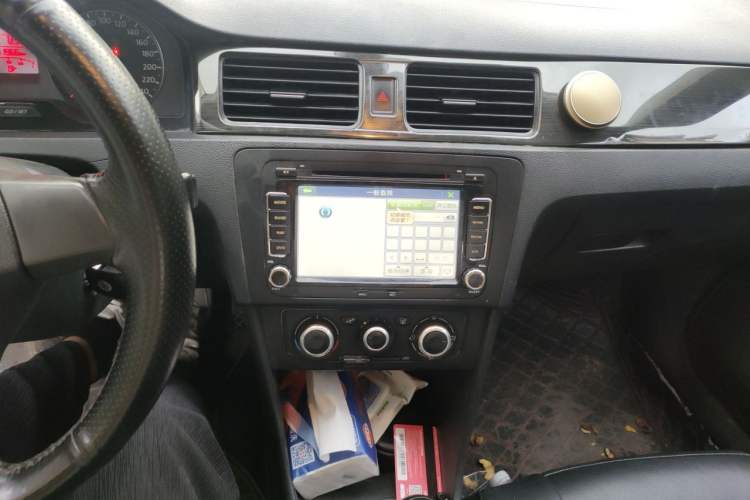 Used Volkswagen Santana 2013 1.6L Manual Fashion Edition Audio And AC Panel