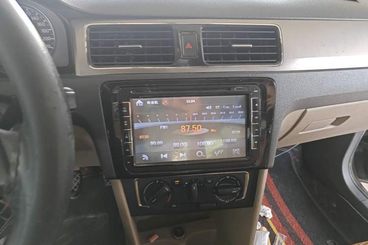 Used Volkswagen Santana 2013 1.6L Manual Comfort Edition Audio And AC Panel