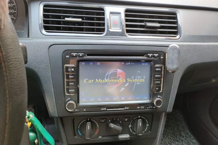 Used Volkswagen Santana 2013 1.4L Manual Fashion Edition Audio And AC Panel