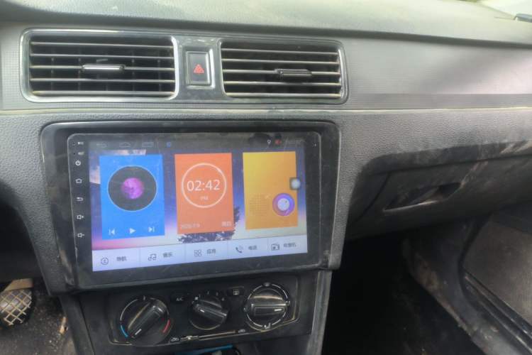 Used Volkswagen Santana 2013 1.6L Manual Fashion Edition Audio And AC Panel