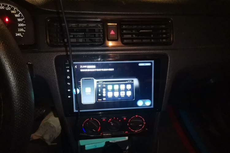 Used Volkswagen Santana 2013 1.6L Manual Fashion Edition Audio And AC Panel