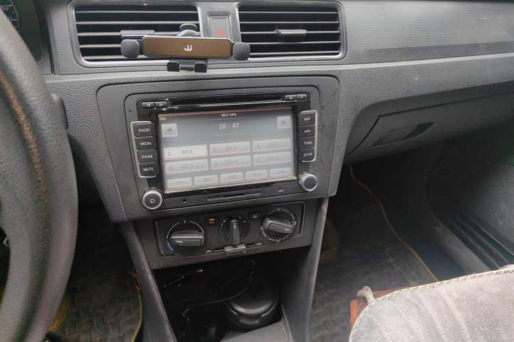 Used Volkswagen Santana 2013 1.4L Manual Fashion Edition Audio And AC Panel