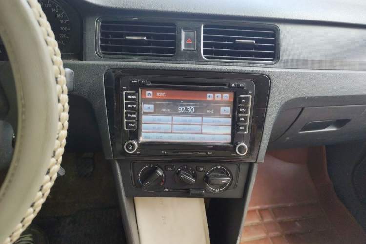Used Volkswagen Santana 2013 1.4L Manual Fashion Edition Audio And AC Panel