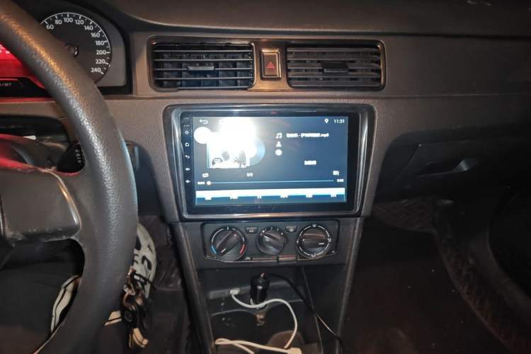Used Volkswagen Santana 2013 1.4L Manual Fashion Edition Audio And AC Panel