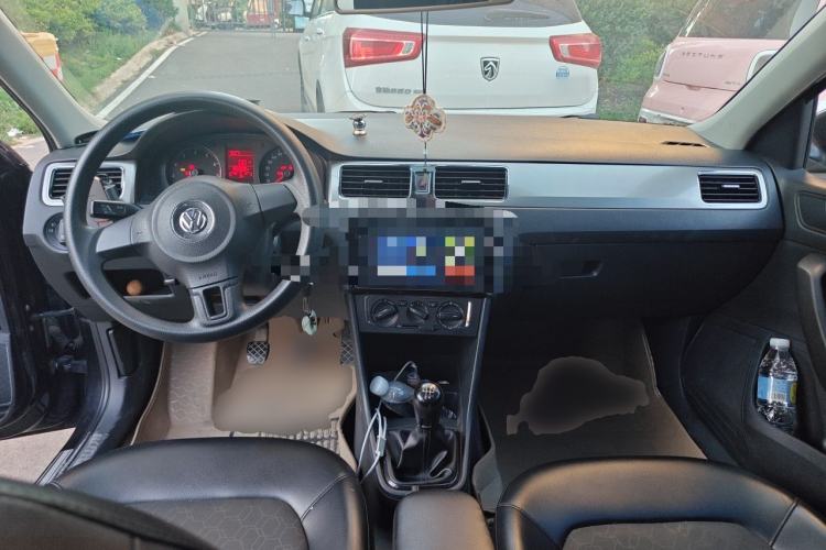 Used Volkswagen Santana 2013 1.6L Manual Comfort Edition Center Console
