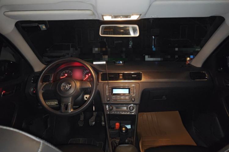 Used Volkswagen Santana 2013 1.4L Manual Comfort Edition Center Console