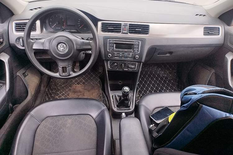 Used Volkswagen Santana 2013 1.4L Manual Comfort Edition Center Console