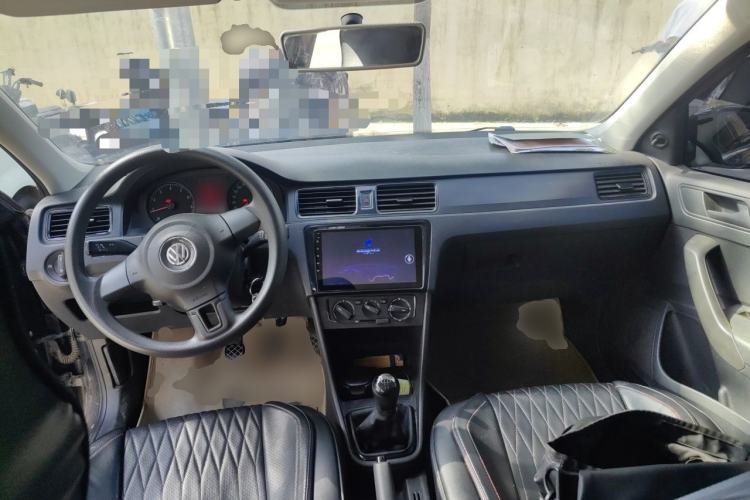 Used Volkswagen Santana 2013 1.6L Manual Fashion Edition Center Console