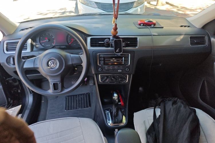 Used Volkswagen Santana 2013 1.6L Automatic Comfort Edition Center Console