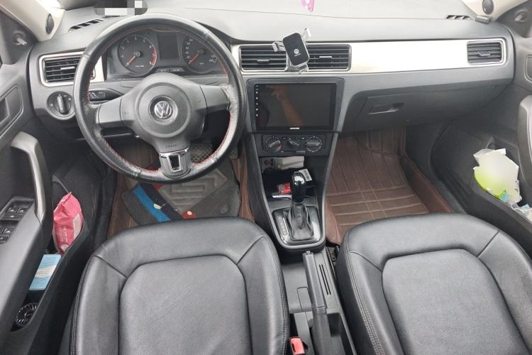 Used Volkswagen Santana 2013 1.6L Automatic Fashion Edition Center Console