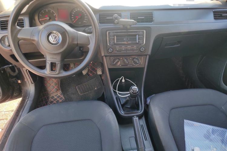 Used Volkswagen Santana 2013 1.6L Manual Fashion Edition Center Console