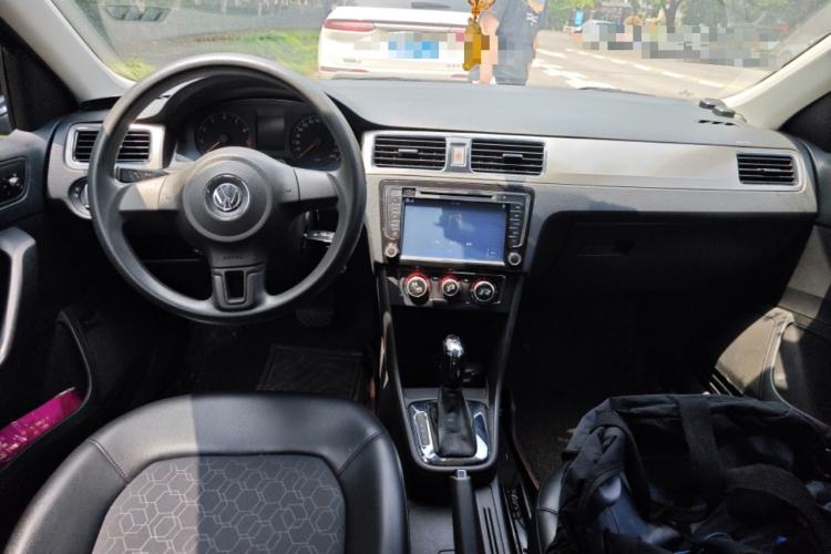 Used Volkswagen Santana 2013 1.6L Automatic Comfort Edition Center Console