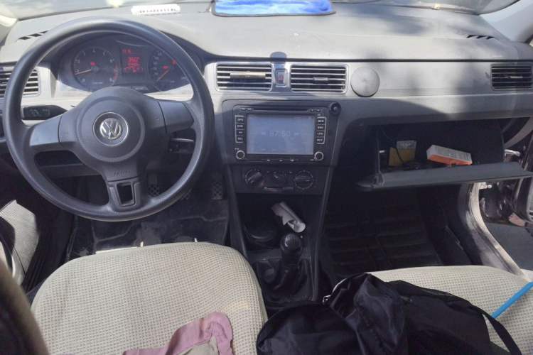 Used Volkswagen Santana 2013 1.6L Manual Fashion Edition Center Console