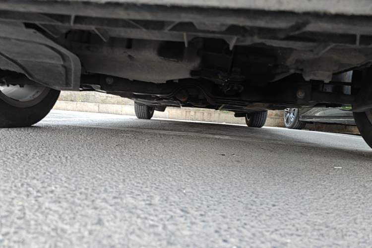 Used Volkswagen Santana 2013 1.6L Manual Comfort Edition Chassis Front