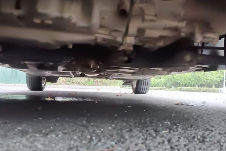 Used Volkswagen Santana 2013 1.6L Manual Comfort Edition Chassis Front