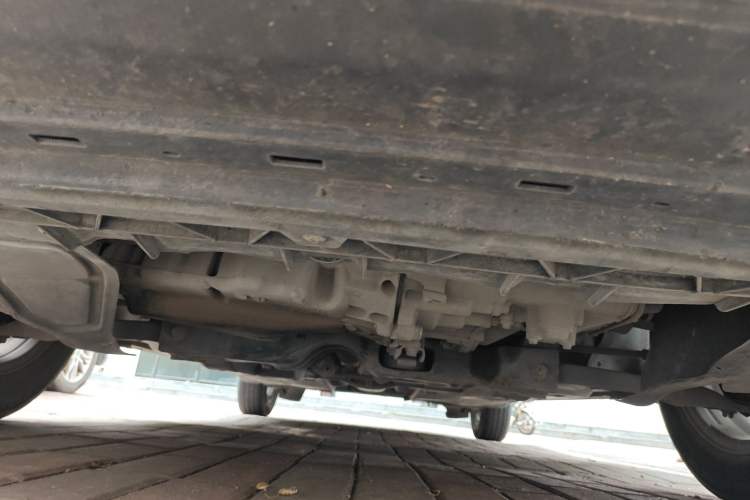 Used Volkswagen Santana 2013 1.6L Manual Fashion Edition Chassis Front